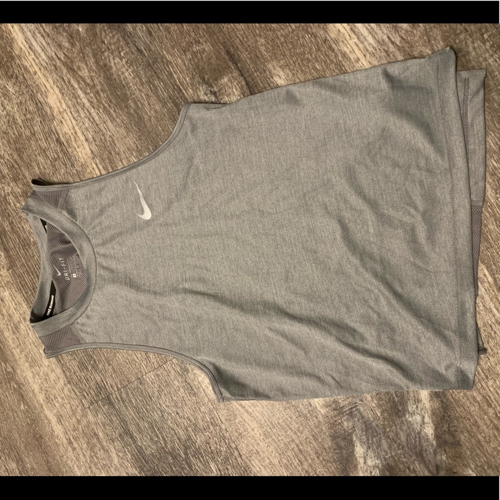 Women’s brand new Nike dry fit tank